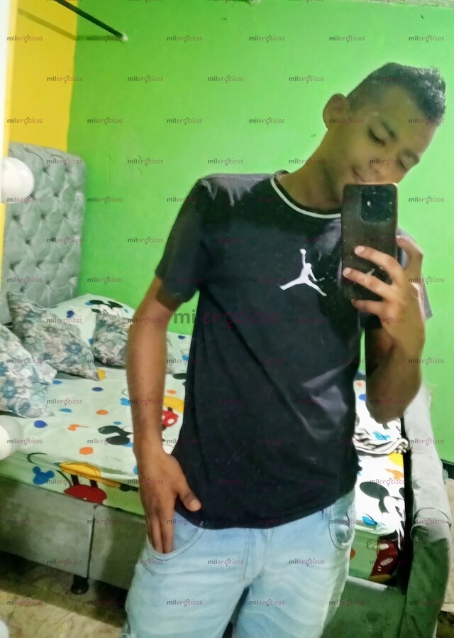 FOTOS DE RECIÉN LLEGADO DANIEL POLLO CALIENTE 20CM FULL LECHERO COMPLACIENTE MORBOSO