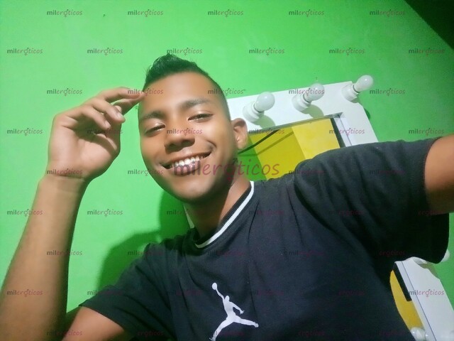 FOTOS DE RECIÉN LLEGADO DANIEL POLLO CALIENTE 20CM FULL LECHERO COMPLACIENTE MORBOSO