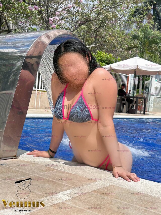 FOTOS DE TIERNA JOVENCITA Y CALIENTE CON LAS MEJORES PROMOCIONES CON REGALITO INCLUÍDO BB