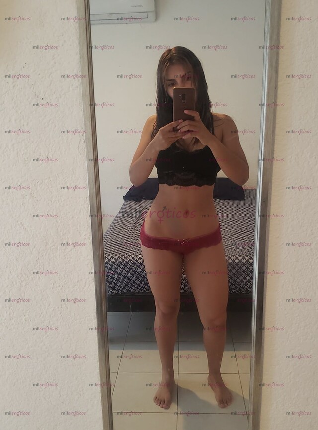 FOTOS DE MONICA ... UNA REINITA APRETADITA Y MUY CALIENTE