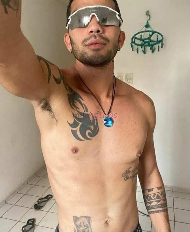 Me chamo murilo tenho 27 anos l sou um cara safado gosto de putarias tenho 21 cm de pika grossa sou viciado em sexo garanto que vou te satisfazer tenh...