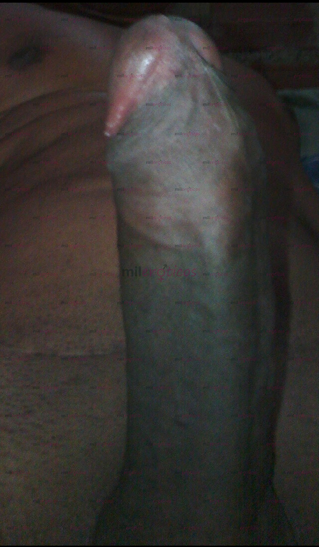 FOTOS DE NEGRO SÚPER CALIENTE Y DOTADO DISPUESTO A HACERTE SENTIR LA MUJER MÁS DESEADA