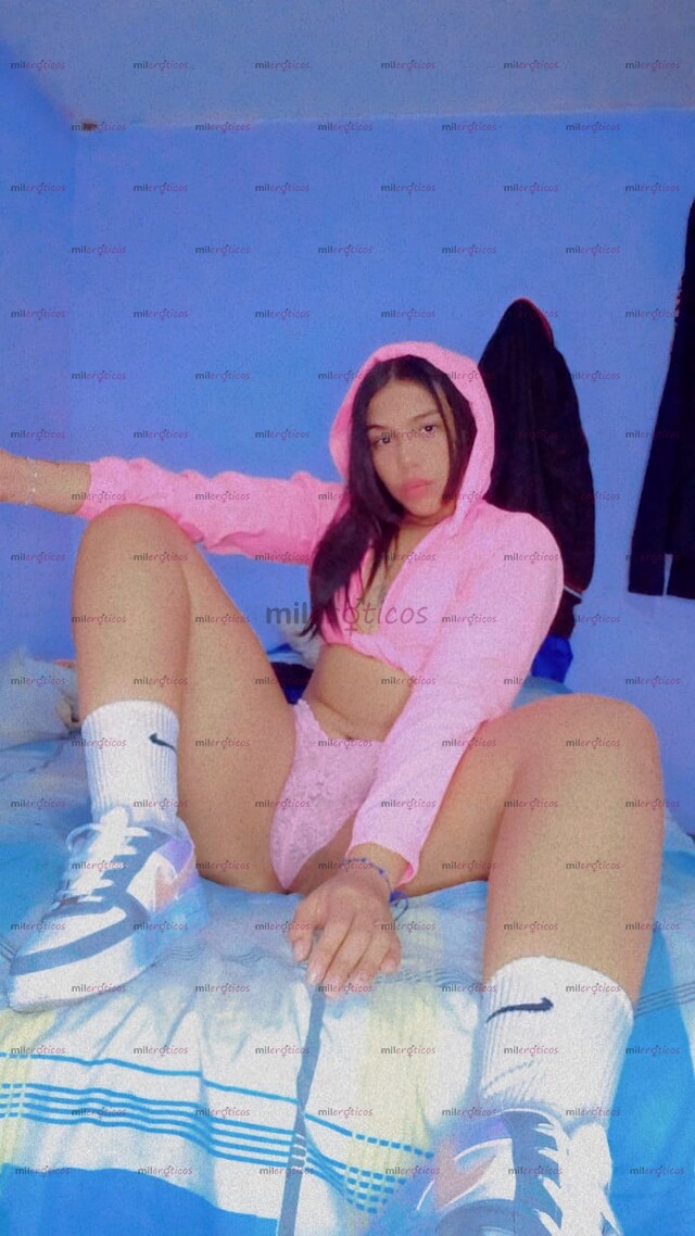 FOTOS DE VENEZOLANA SUPER ARRECHA FLACA NATURAL 1.80