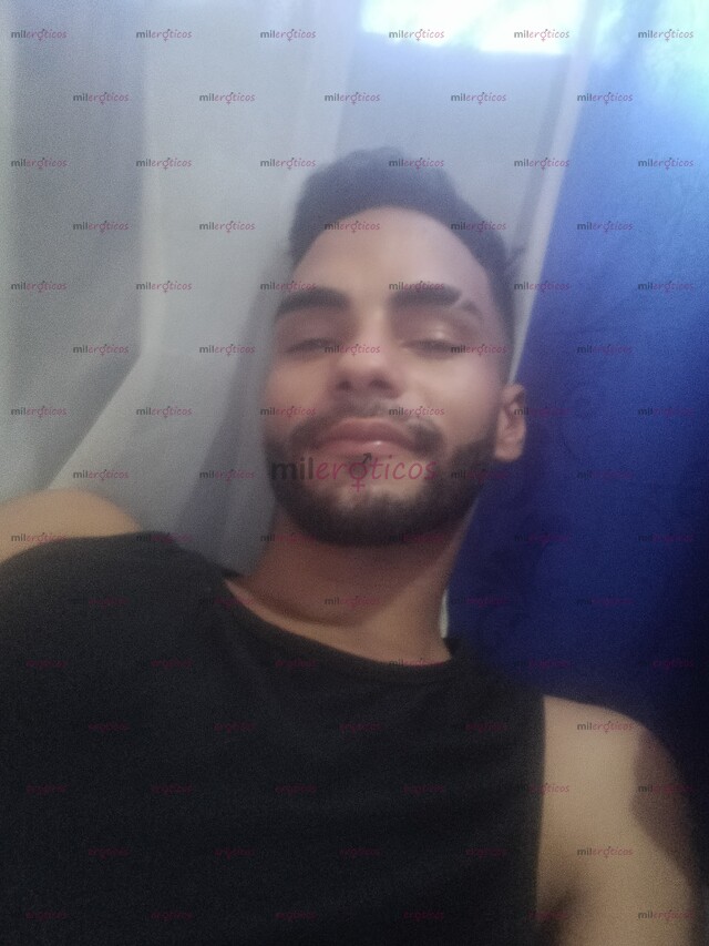 FOTOS DE JOVEN DE 23 AÑOS ADICTO AL SEXO. PREPARADO PARA CUMPLIR TUS FANTASÍAS