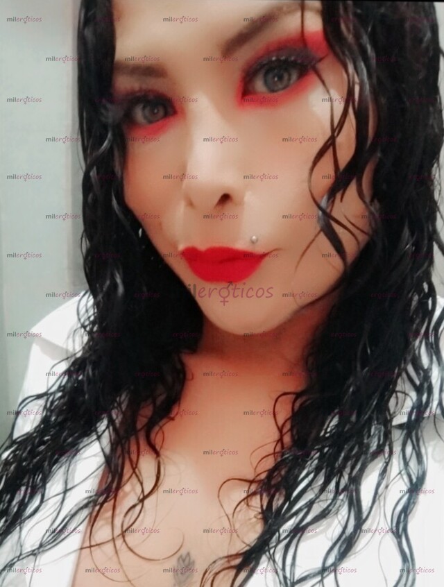 FOTOS DE CH)CON LUGAR Y SÚPER FEMENINA Y CUERPO DE IMPACTO
