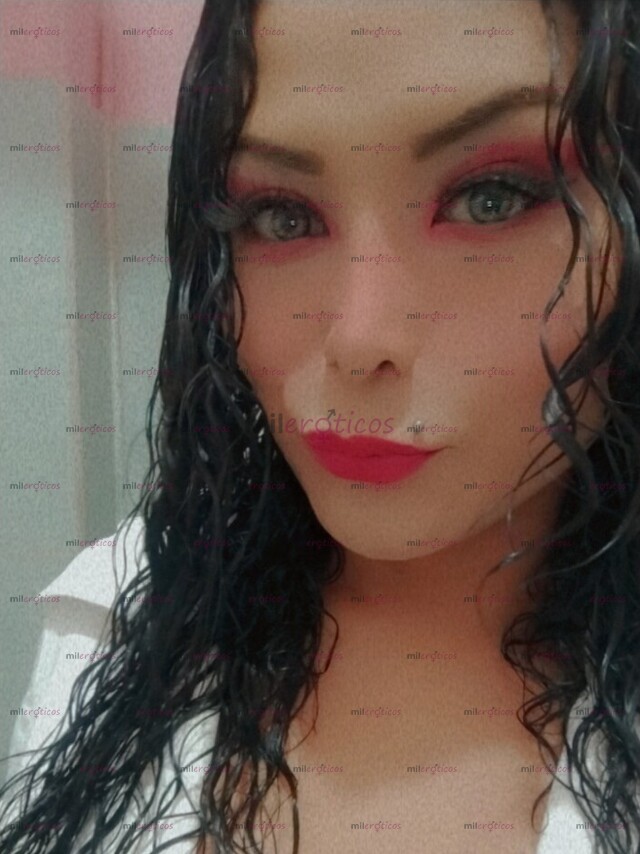 FOTOS DE CH)CON LUGAR Y SÚPER FEMENINA Y CUERPO DE IMPACTO