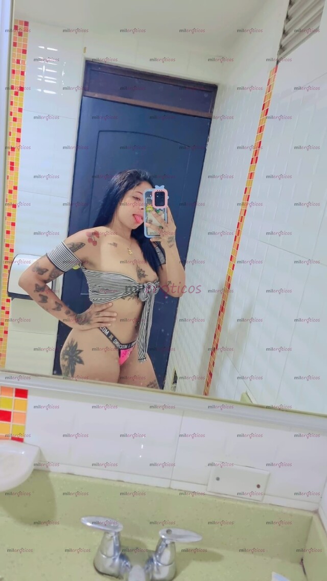 FOTOS DE TU MORENA DELGADA CON RICA COLA SEDIENTA DE VERGA