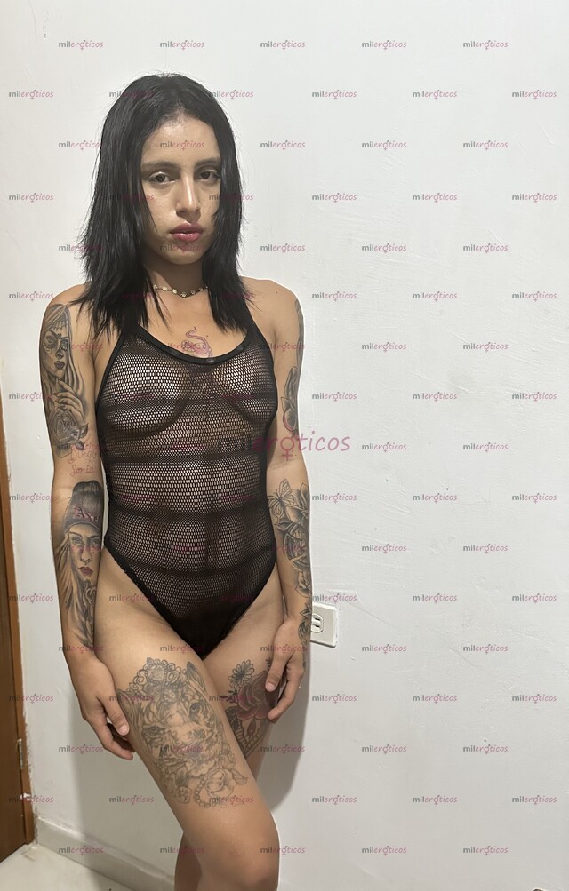FOTOS DE COSTEÑITA FLAQUITA TATUADA BIEN ARRECHA POR PRIMERA VEZ EN LA PÁGINA
