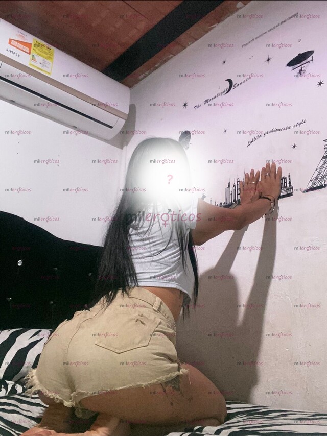 FOTOS DE DAYANA POLLITA DE 19 AÑOS CALIENTE EN LA CAMA