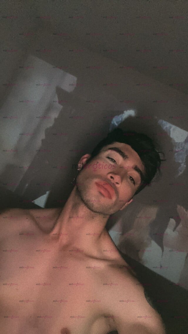 FOTOS DE JOVEN UNIVERSITARIO DISPUESTO A CALMAR TODAS TUS GANAS