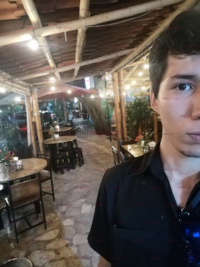 FOTOS DE CHICO ATLÉTICO Y CACHONDO NUEVO EN EL AMBIENTE FETICHES FANTASÍAS Y MUCHO MÁS