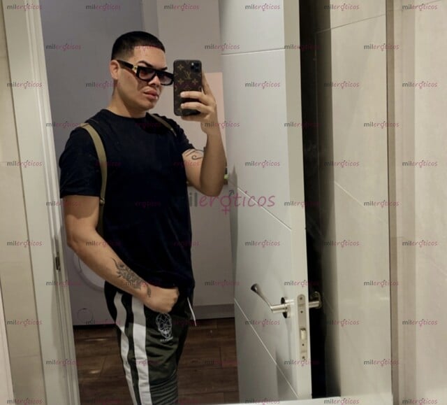 FOTOS DE JOVEN MASAJISTA RELAJANTE DISPUESTO A CUMPLIR TUS FANTASÍAS