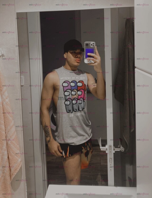FOTOS DE JOVEN MASAJISTA RELAJANTE DISPUESTO A CUMPLIR TUS FANTASÍAS