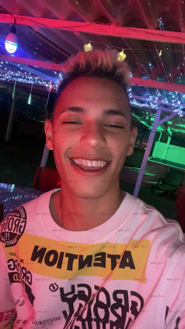 FOTOS DE CHICO VERGON LLEGANDO A BOGOTÁ PARA COMPLACERTE