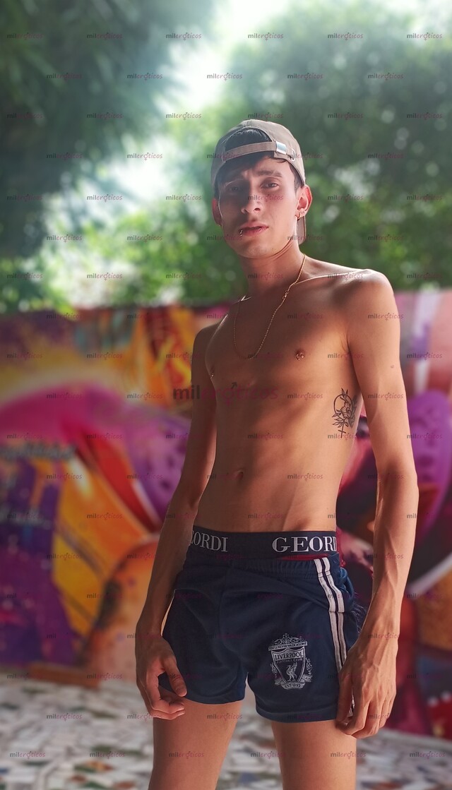 FOTOS DE CHICO DELGADO CALIENTE VERGON SOY MUY CALIENTE QUIERES JUGAR CONMIGO BEBE