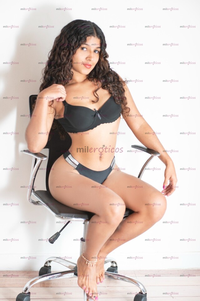 FOTOS DE FLACA DELICIOSA CON VAGINA JUGOSA Y COMPLACIENTE