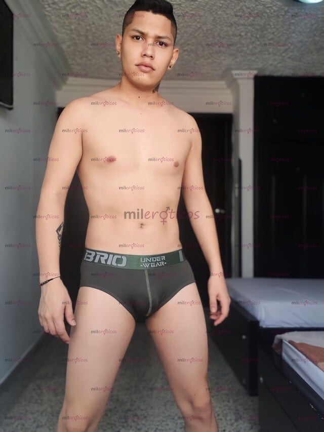 FOTOS DE POLLO SCORT MASAJISTA SUMISO BUENA COLA Y ASEADO VARONIL PARA TIPOS SOLVENTES