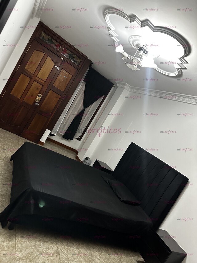 FOTOS DE CASA REINA EN BUSCA DE CHICAS MAYORES DE 18 AÑOS