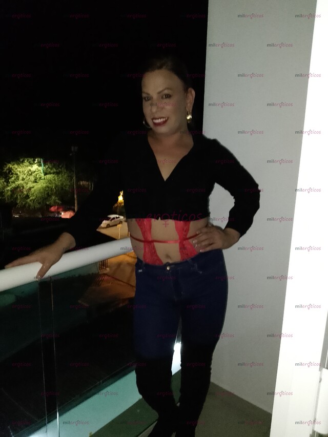 FOTOS DE SOLO GENTE SOLVENTES DISPUESTAS A PASARLA BIEN