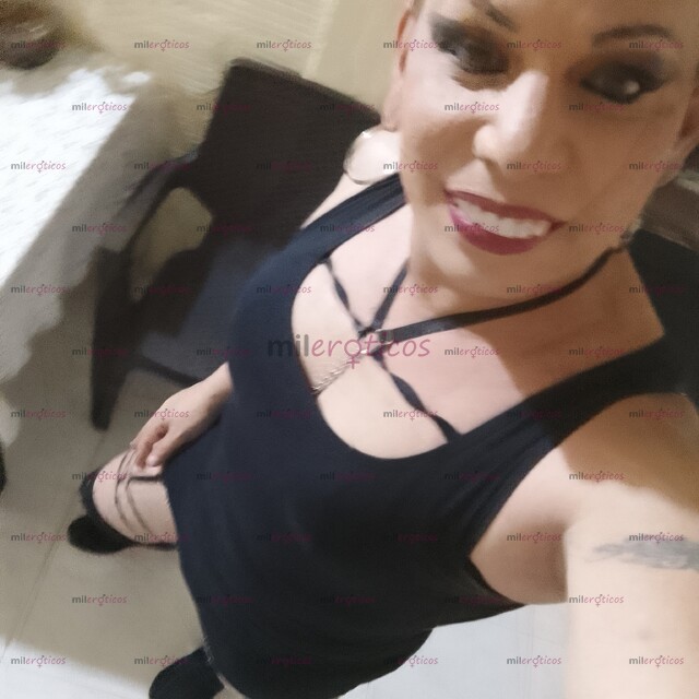 FOTOS DE SOLO GENTE SOLVENTES DISPUESTAS A PASARLA BIEN