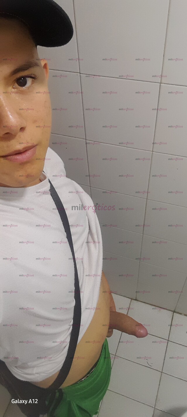 FOTOS DE JOVEN DISPUESTO A CONPLACER TODOS TUS FETICHES