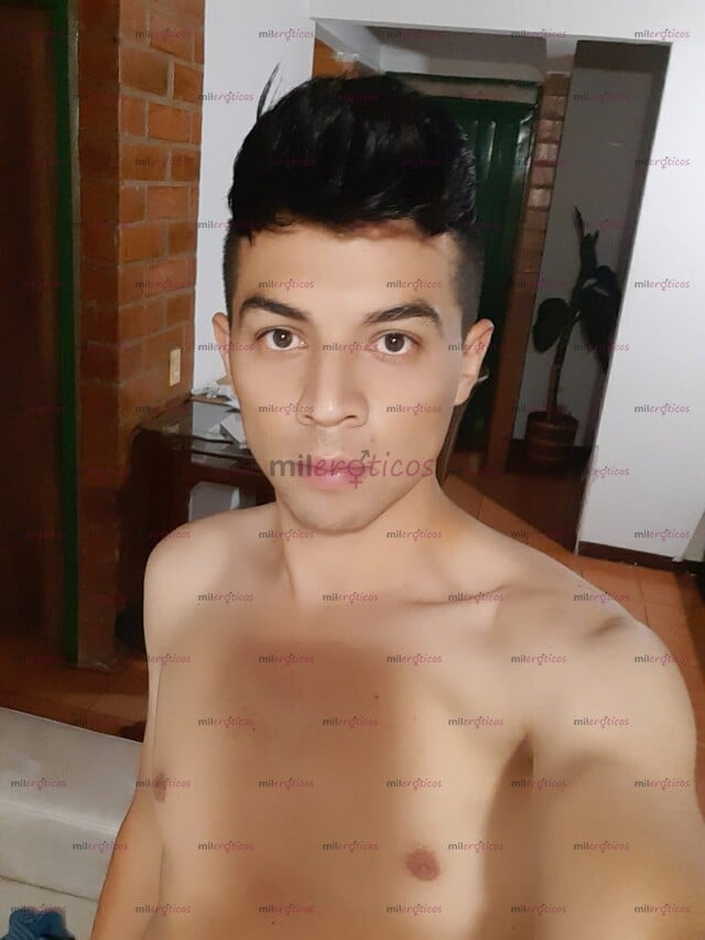 FOTOS DE UNIVERSITARIO SERIO PAS CON GANAS DE COMPLACERTE 3227053764