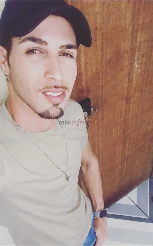 Curto tudo na cama atv e pass sem frescuras discreto e educado nada de sexo mecanico tudo com muito tesao atendo em moteis no local do cliente tenho l...