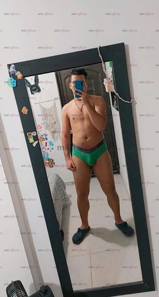 FOTOS DE NUEVO EN TU CIUDAD , POLLO DE 19 AÑOS VERGÓN 21 CM