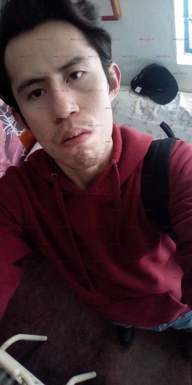 FOTOS DE VERSÁTIL VICIOSO CON GANAS DE HACERTE DISFRUTAR EN LA CAMA.