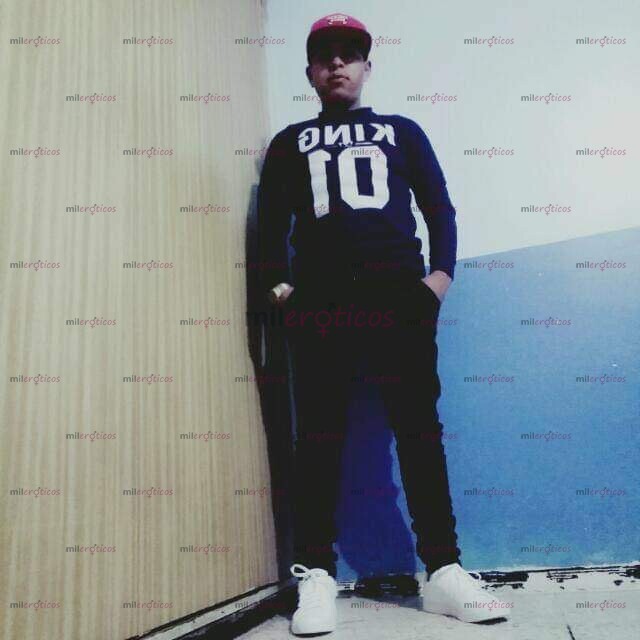 FOTOS DE JOVEN CARISMÁTICO, RESPETUOSO Y ENÉRGICO LISTO PARA COMPLACER, 2227480493