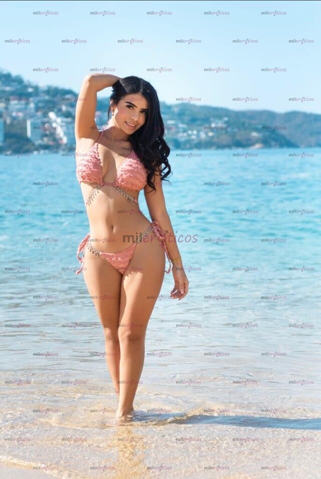 FOTOS DE COLOMBIANA SEXY, COMPLACIENTE, NALGONA, TODO UN MANJAR DISPONIBLE PARA TI