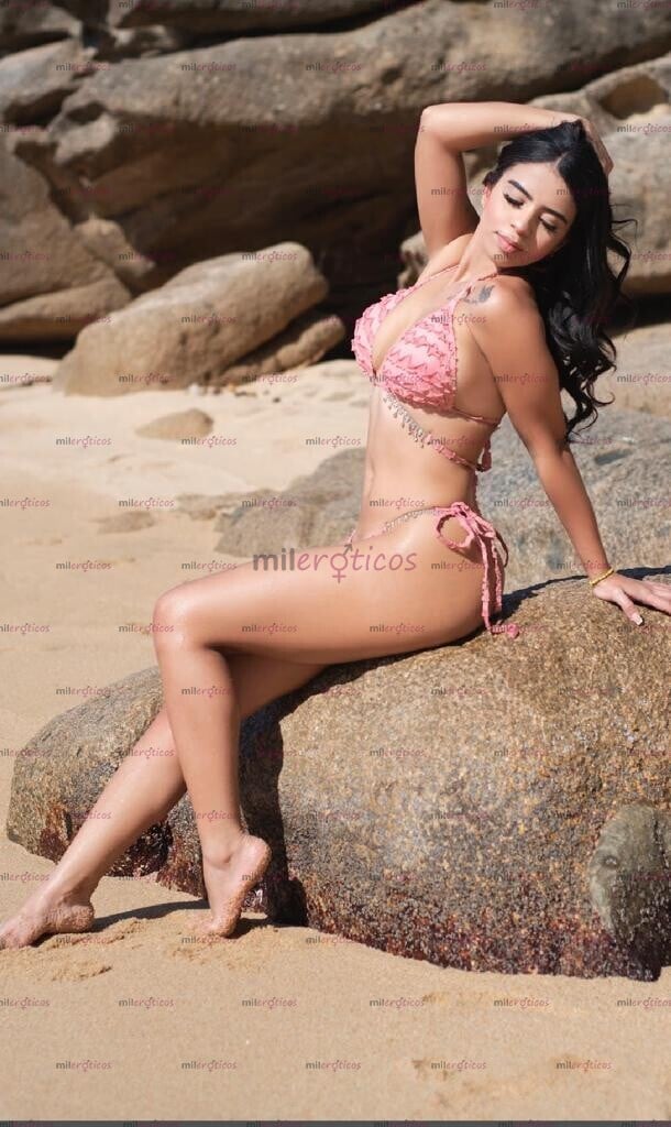 FOTOS DE COLOMBIANA SEXY, COMPLACIENTE, NALGONA, TODO UN MANJAR DISPONIBLE PARA TI