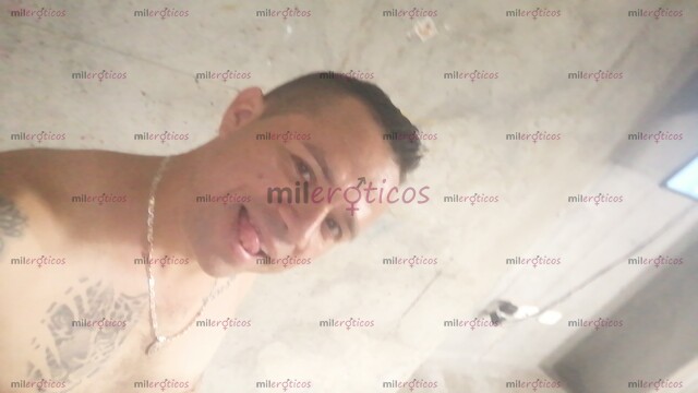FOTOS DE PAREJA EXTROVERTIDA MUY CALIENTE HOMBRE MADURO CON NENA JOVEN
