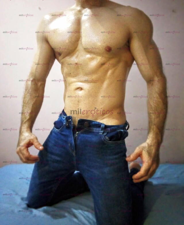 FOTOS DE ATLÉTICO, DOTADO100%HETERO Y CLASE ALTA!!!
