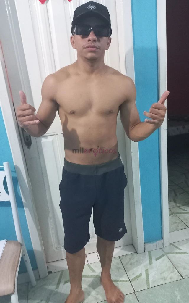 Me chamo elvis um rapaz timido e amigo meu programa e 200 a hora mas podemos negociar entre em contato comigo no meu zap 982285523 nao tenho local fis...