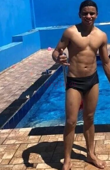 Me chamo elvis um rapaz timido e amigo meu programa e 200 a hora mas podemos negociar entre em contato comigo no meu zap 982285523 nao tenho local fis...