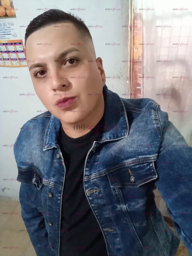 FOTOS DE DISPONIBLE 24 7 CON TODA LA ENERGÍA PARA SATISFACERTE