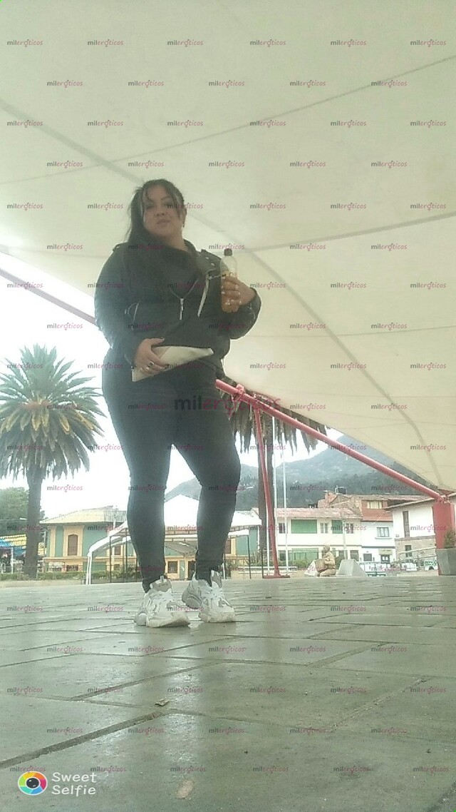 FOTOS DE NUEVA CHICA TETONA GORDITA COMPLACIENTE EN LA CAMA Y DESEOSA DE TENWR SEXO