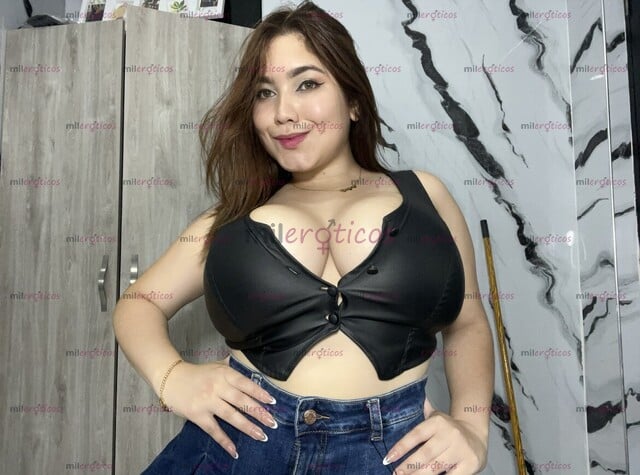 FOTOS DE YOUNG BLONDE BIG TITS NATURAL, GREEN EYES NEW AND VERY SEXY
