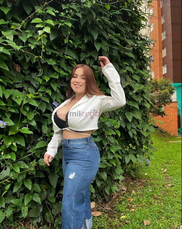 FOTOS DE 21 AÑOS RUBIA OJOS CLAROS, GRANDES CURVAS, RESERVADA Y DISCRETA