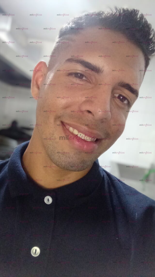 FOTOS DE SOY UN CHICO HUMILDE CALIENTE CON GANAS DE CUMPLIR TU FANTASÍA SEXUAL