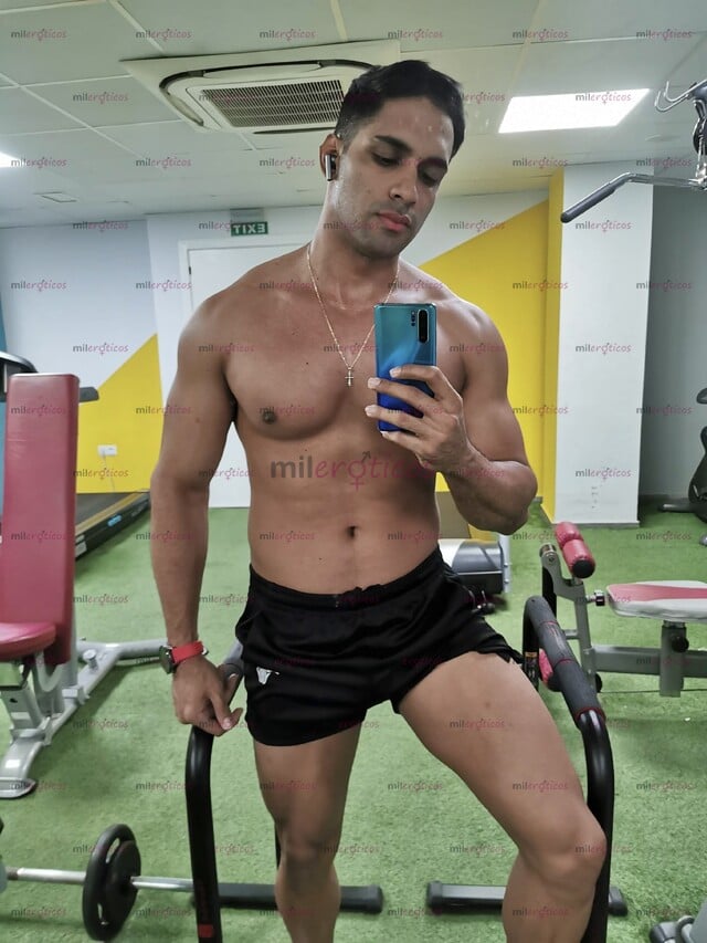 FOTOS DE CHICO VIP, VERSÁTIL LATINO SEXY VIAJERO COMPLACIENTE