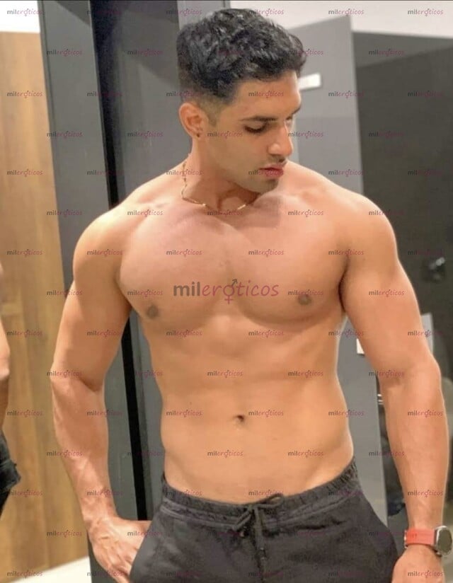 FOTOS DE CHICO VIP, VERSÁTIL LATINO SEXY VIAJERO COMPLACIENTE
