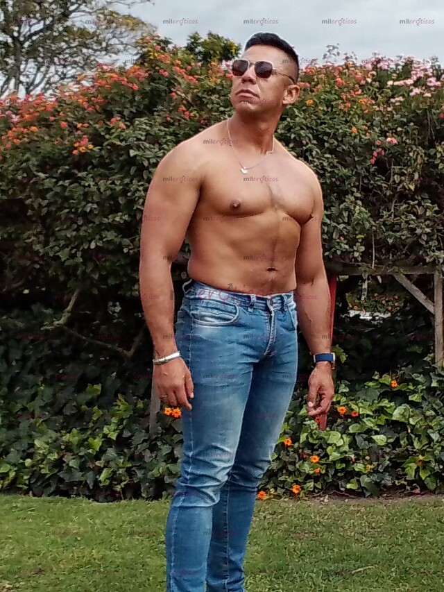 FOTOS DE MACHO MASAJISTA PARA HOMBRES CUERPO A CUERPO Y DEPILACION MASCULINA VIP
