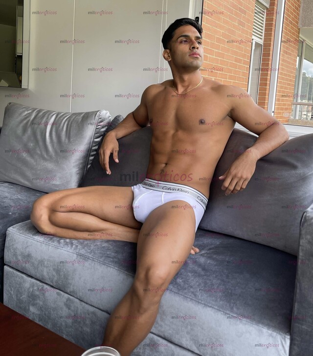 FOTOS DE CHICO VIP, VERSÁTIL LATINO SEXY VIAJERO COMPLACIENTE