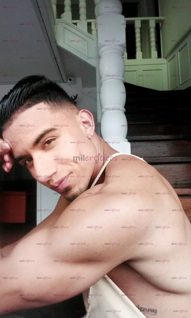 FOTOS DE INICIANDO AÑO Y HOMBRE LATINO RECIÉN LLEGADO A TU CIUDAD