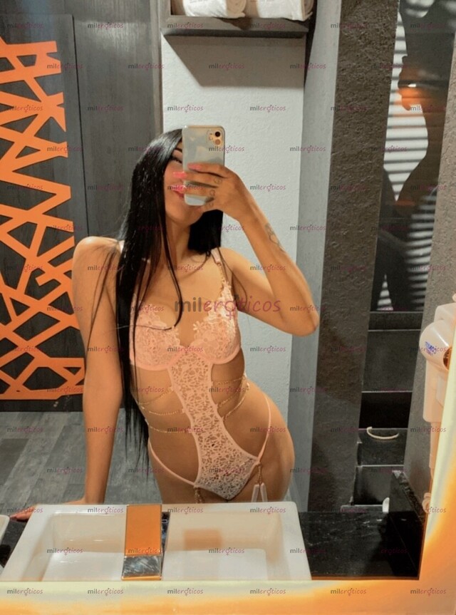 FOTOS DE SOY ITALIA, EMPINAME Y DELÉITATE CON MIS RICAS POMPITAS LAS MUEVO DELICIOSO