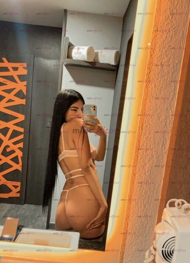 FOTOS DE SOY ITALIA, EMPINAME Y DELÉITATE CON MIS RICAS POMPITAS LAS MUEVO DELICIOSO