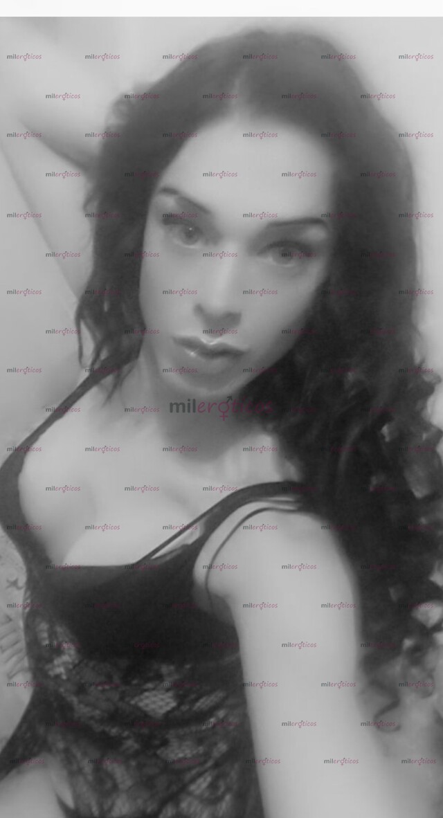 FOTOS DE HERMOSO CULO PARA TI, CHICA TRANSEXUAL BIEN DOTADA. TOTALMENTE FEMENINA.