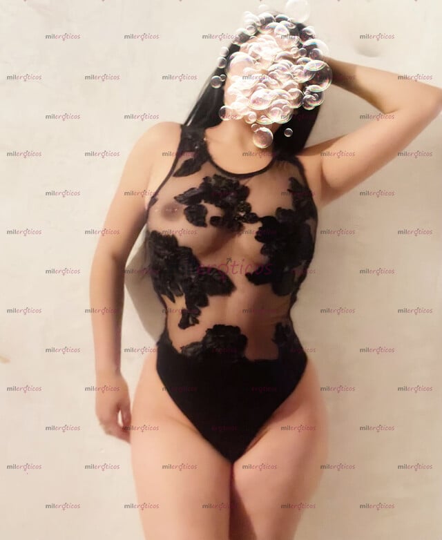 FOTOS DE TETONA NATURAL APRETADITA JOVEN Y BONITA LABIOS CARNOSOS